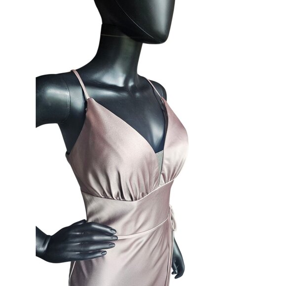 Latte Silky Satin V-Neck Plunge Fitted Party/Cocktail Dress NWOT - Mori Lee - Picture 3 of 7